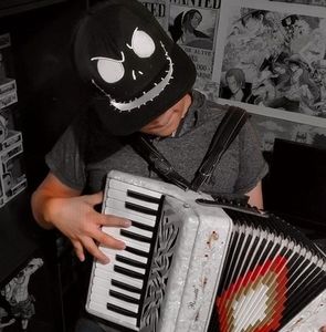 Meet your Posher, Elías